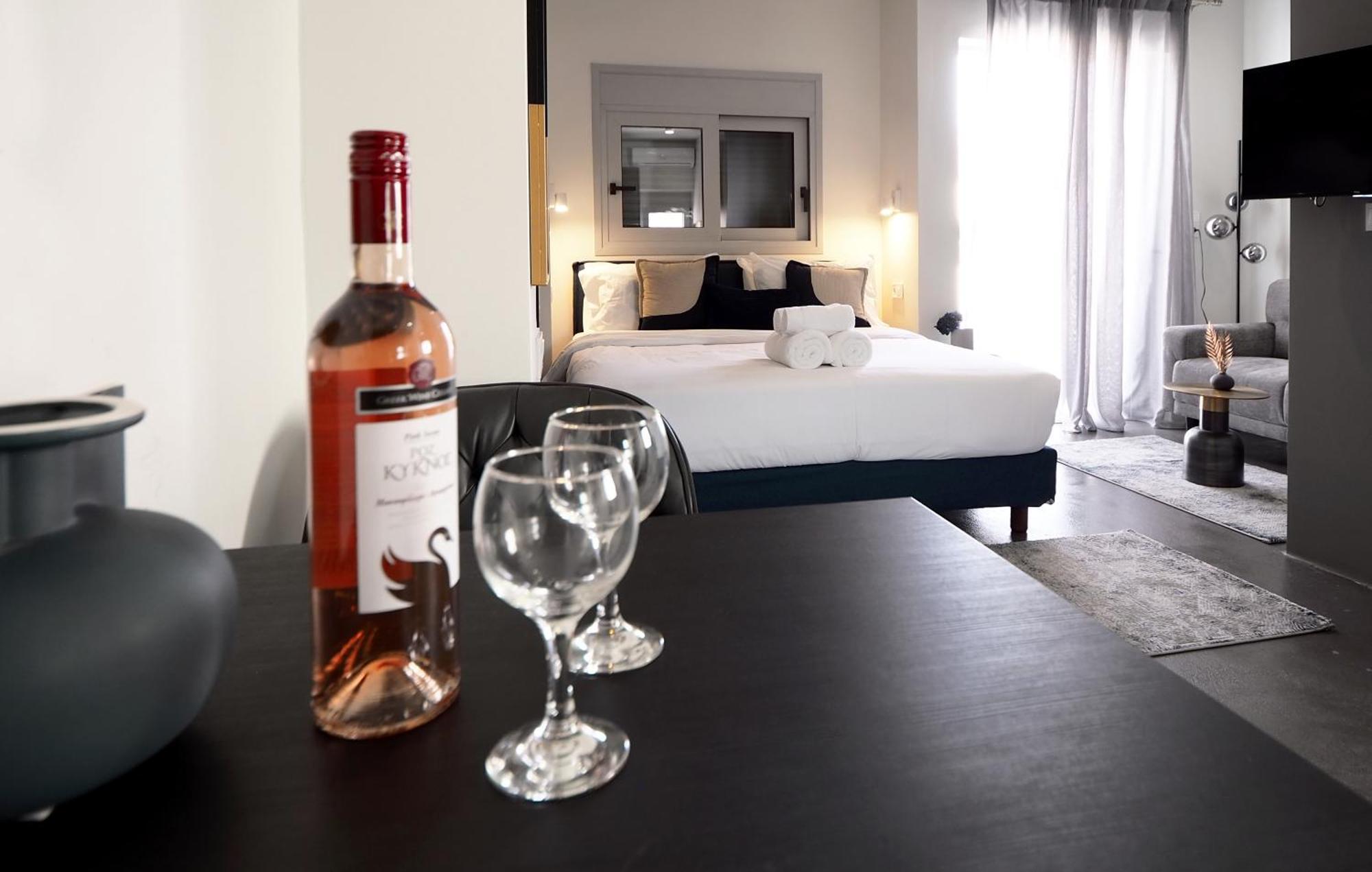 The Solon House-Self Check-In Hotel เอเธนส์ ภายนอก รูปภาพ