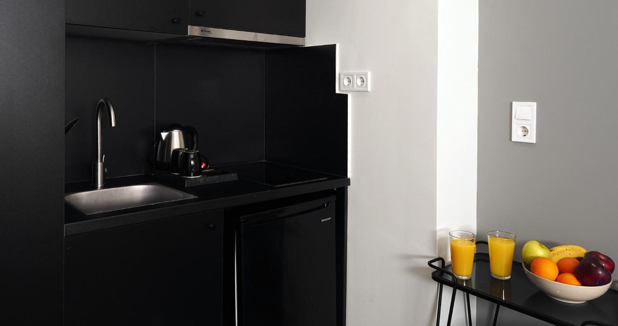 The Solon House-Self Check-In Hotel เอเธนส์ ภายนอก รูปภาพ